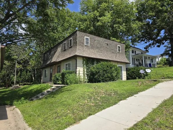 151 3rd St W, Riverside, IA 52327