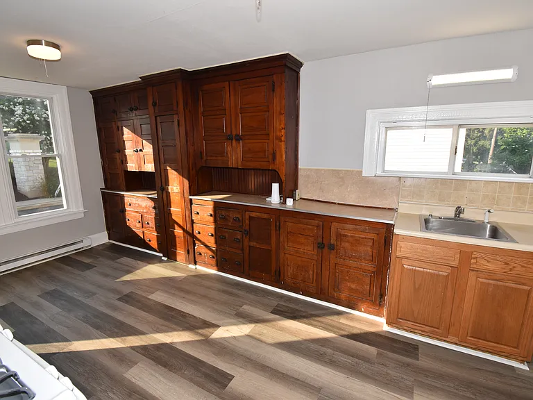 186 W Main St #C — Photo 8