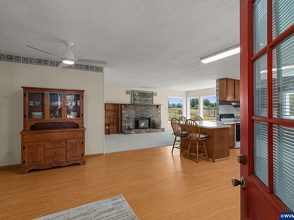 4th image of 5704 Keene Rd NE
