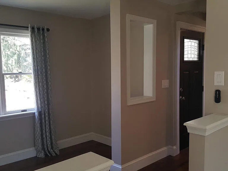 Front nook