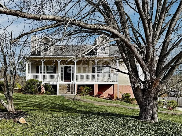 227 Starlyn Dr, Hiram, GA 30141