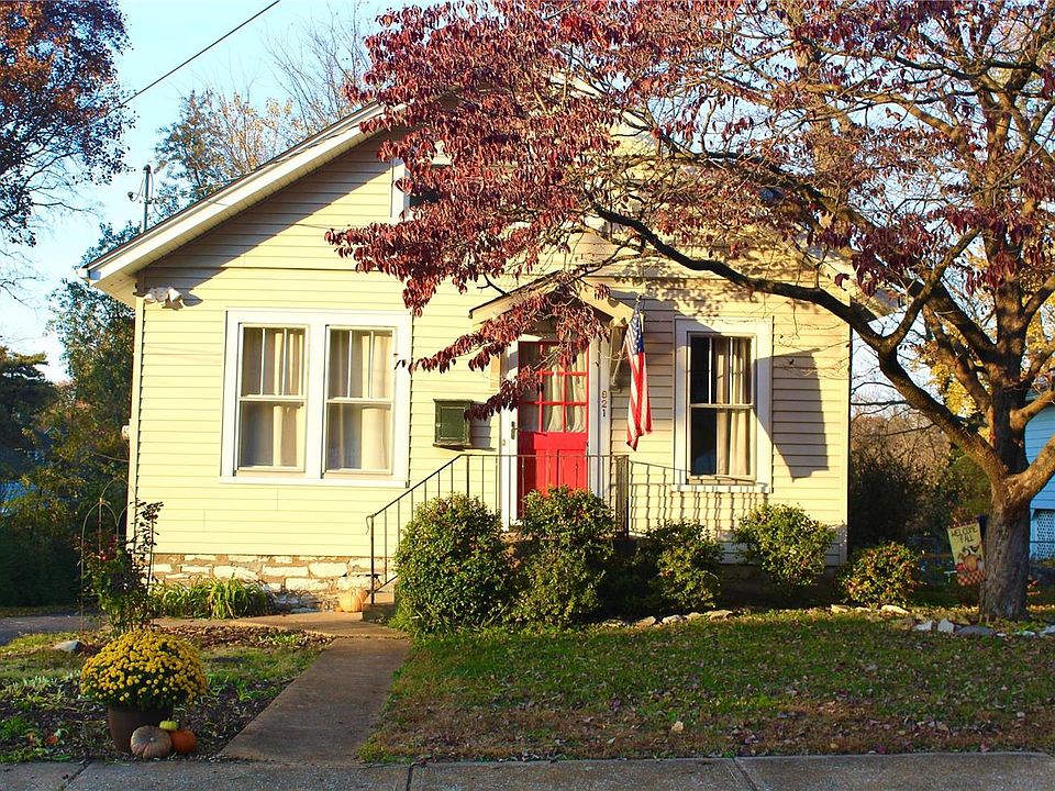 2nd image of 821 Providence Ave