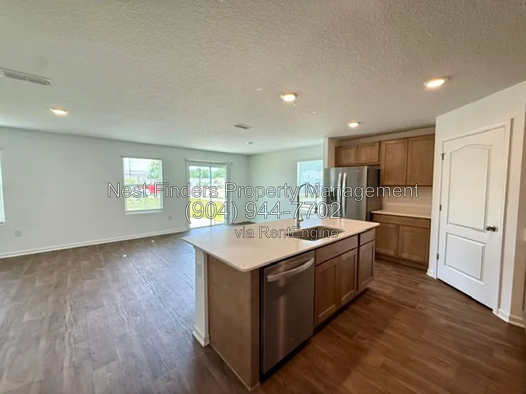 448 Orellana Rd — Photo 2