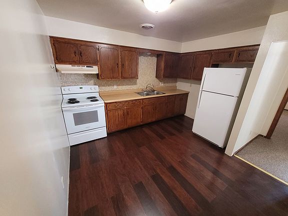 4th image of 3700 E Squire Ave