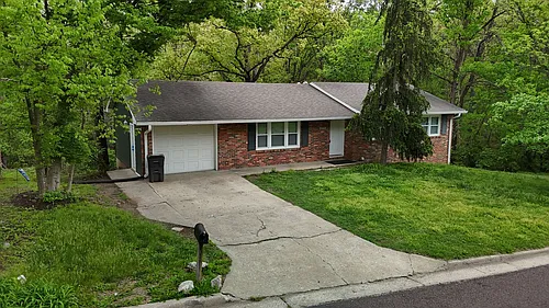 3006 Lynnwood Dr Photo 1