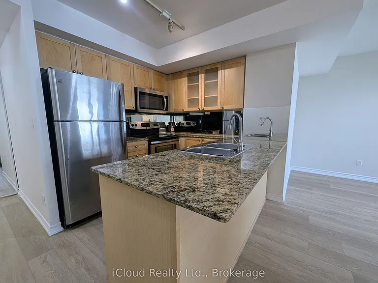 761 Bay St #702 — Photo 12