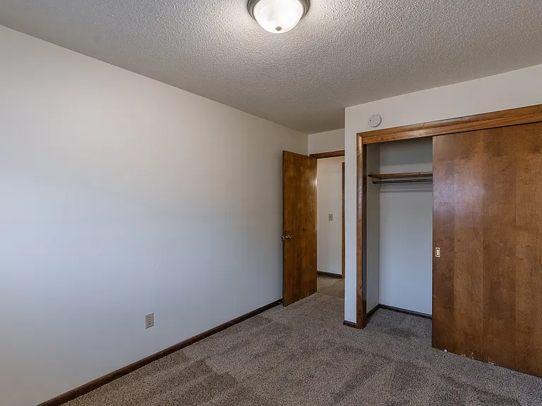 Fargo, ND Martha Alice Apartments | Bedroom