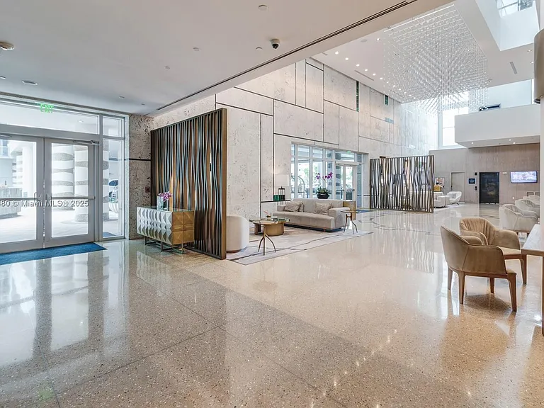 6801 Collins Ave #320 — Photo 2