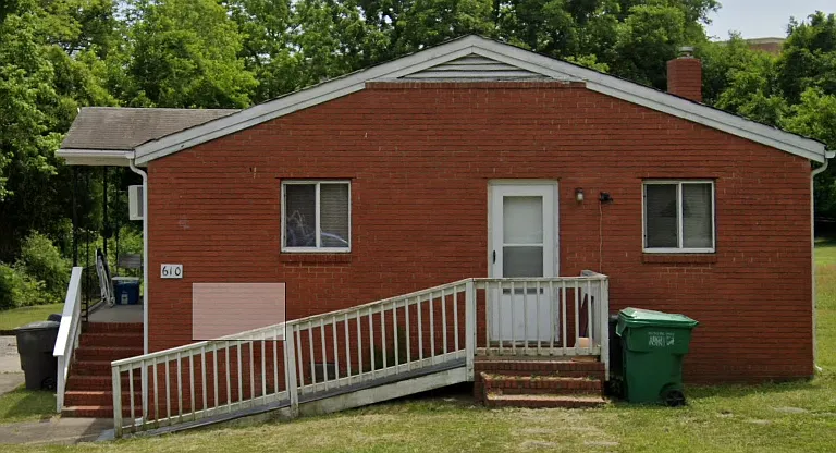 610 Hawthorne Ave #B — Photo 1