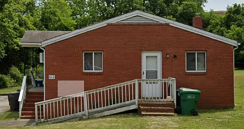 610 Hawthorne Ave #B Photo 1