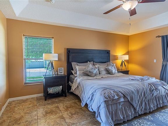 5th image of 2479 Holly Berry Cir