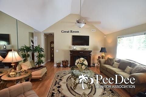 4th image of 3016 Japonica Ln