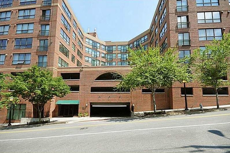2nd image of 115 W Peachtree Pl NW Unit 618