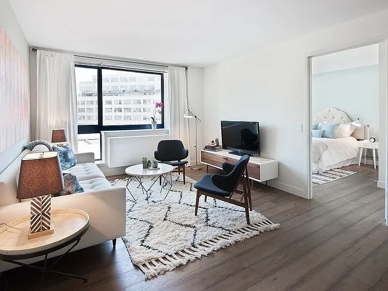 2614 Jackson Ave #14F — Photo 1
