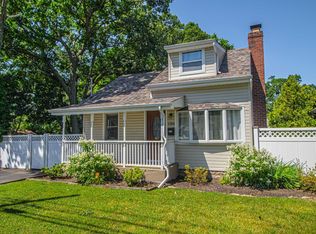 1366 Pine Acres Blvd, Bay Shore, NY 11706