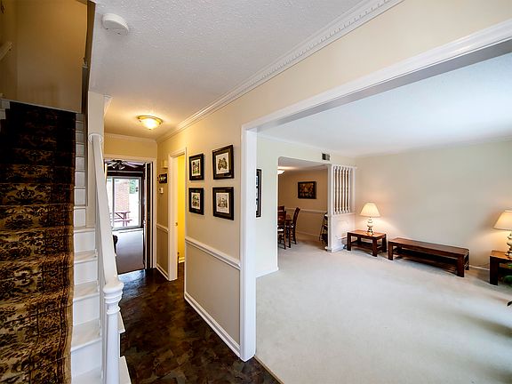 2nd image of 2323 Hayloft Cres