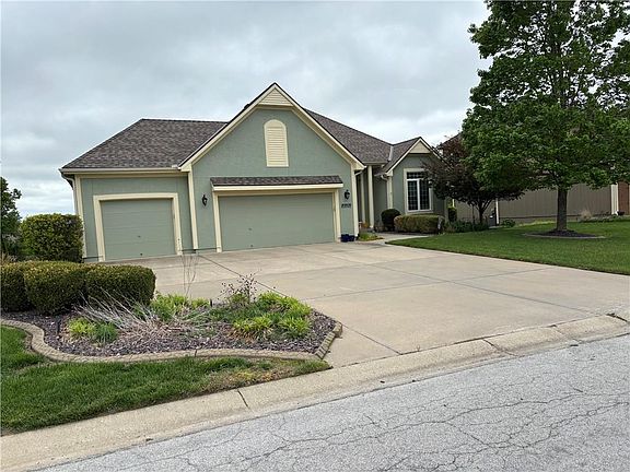 3rd image of 2536 SW Kristin Dr
