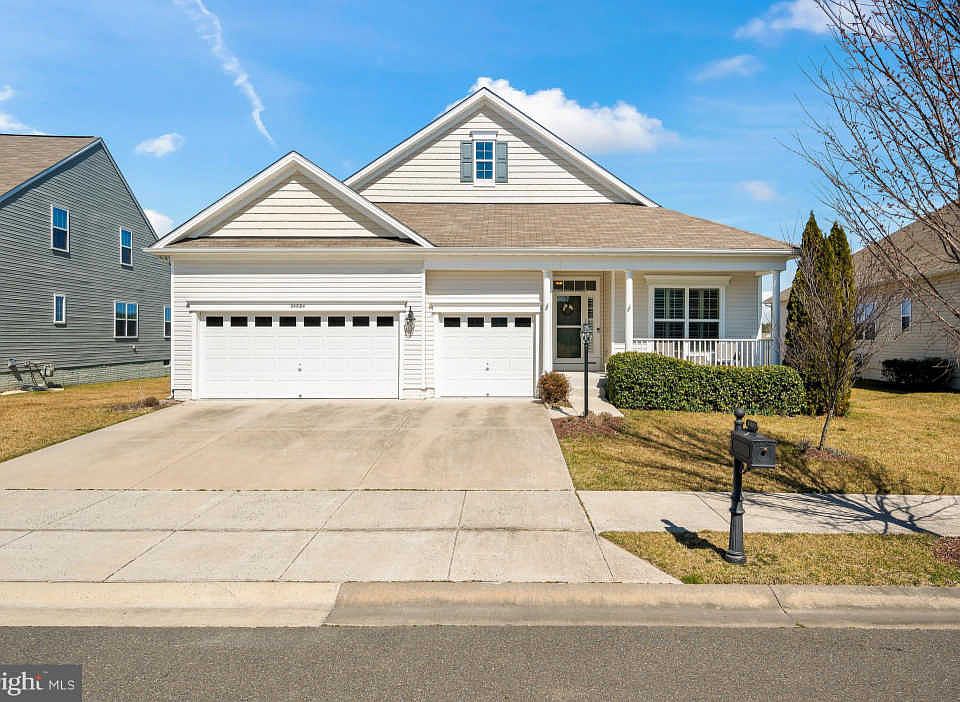 1st image of 24884 Magnolia Cir