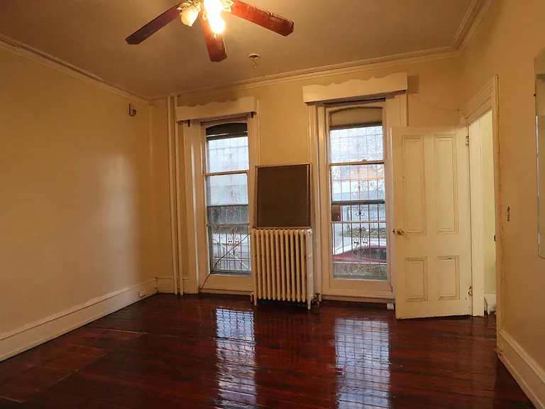 110 S 42nd St #1R — Photo 2
