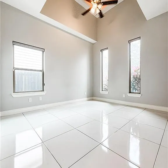 5407 N 36th Ln — Photo 12