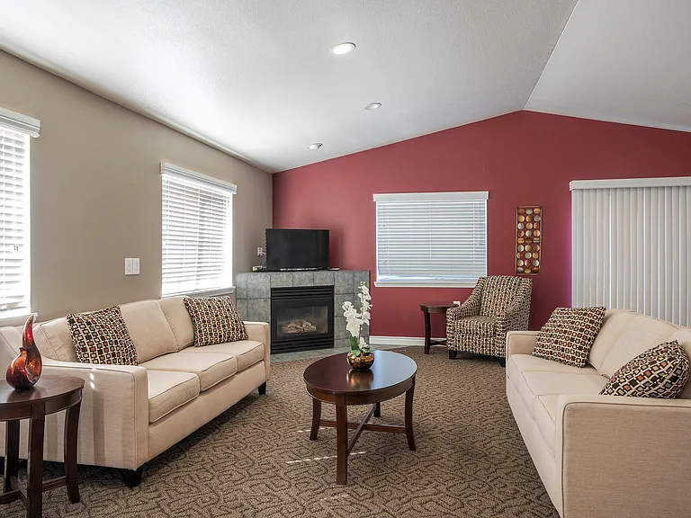 Meadow Crest Apartments — Photo 22