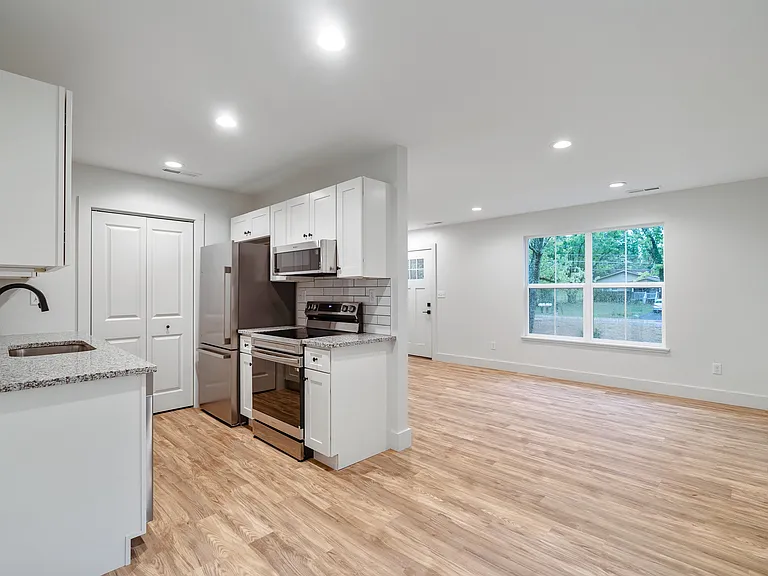 1621 Francis Rd — Photo 12