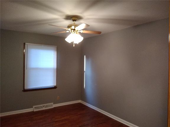 3rd image of 2628 Mary St