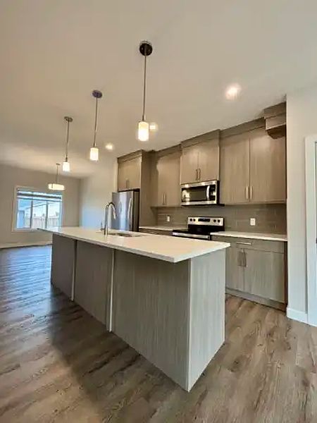 Edmonton Apartment for rent - 3 Bedrooms — photo 8