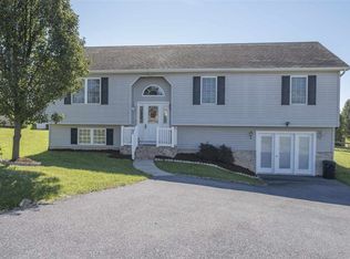 18 Sebring Ct, Weyers Cave, VA 24486