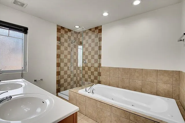 8900 31st St #18 — Photo 12