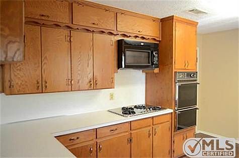 3rd image of 908 Russell Ln