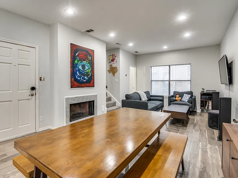2728 Reagan St #202 — Photo 11