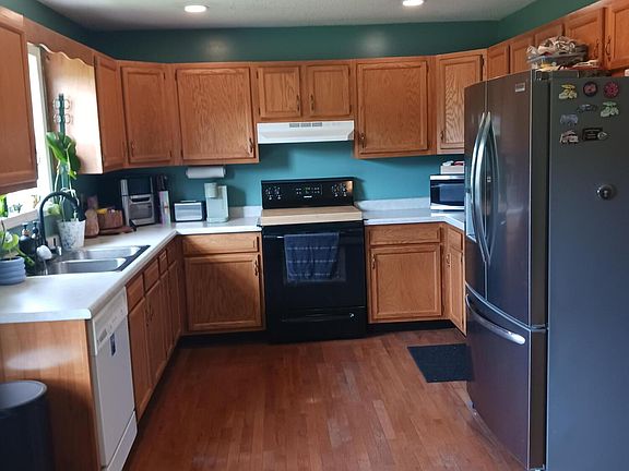 5th image of 17 Cecelia Dr