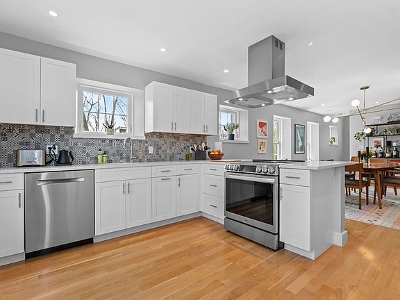 5th image of 156-160 Highland St