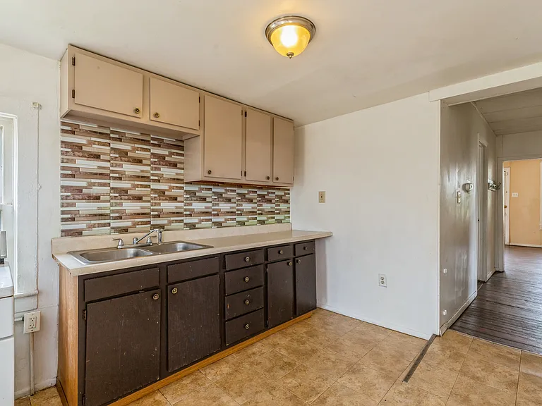 223 16th Pl — Photo 10