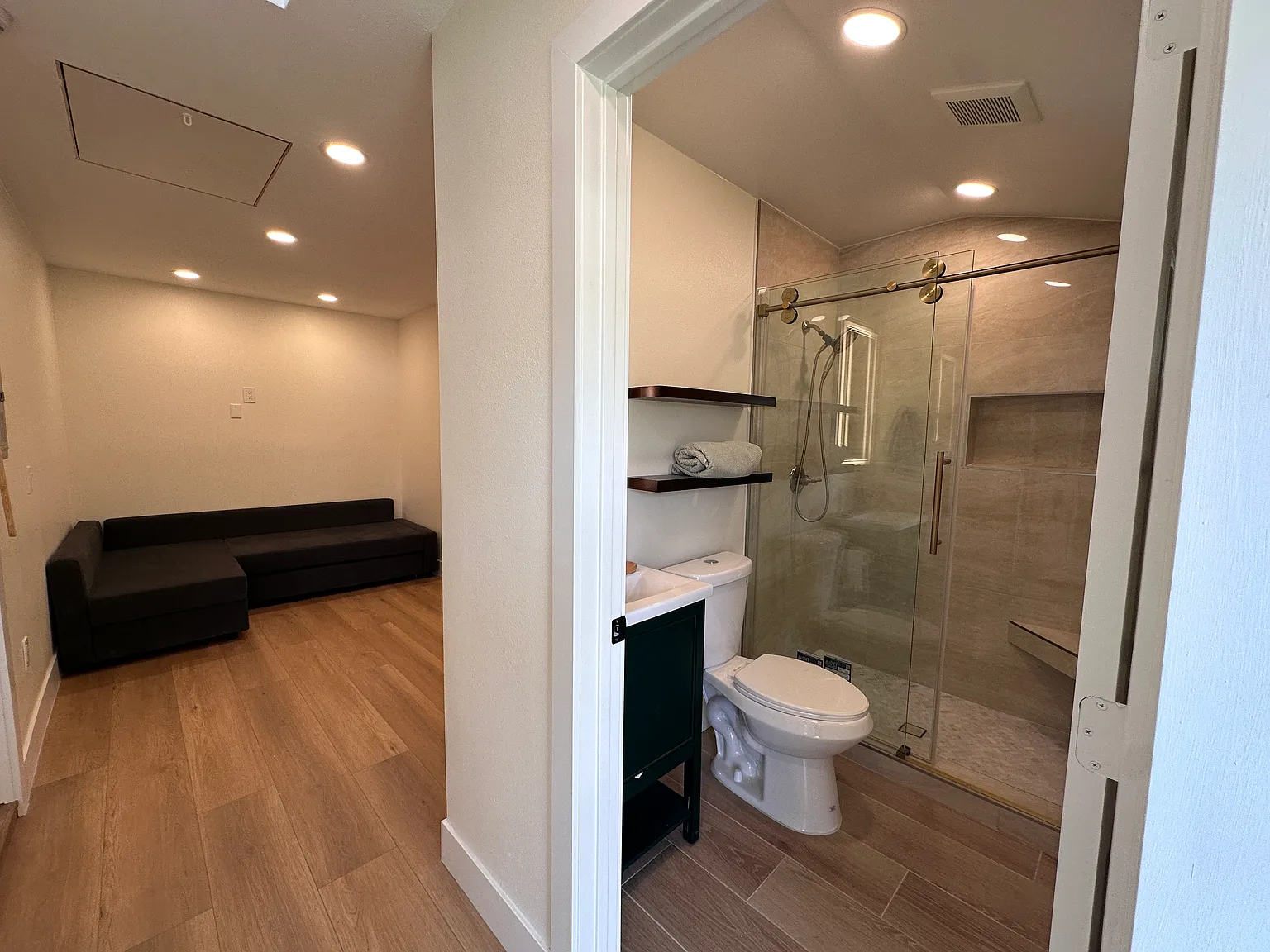844 E Walnut Ave — Photo 3