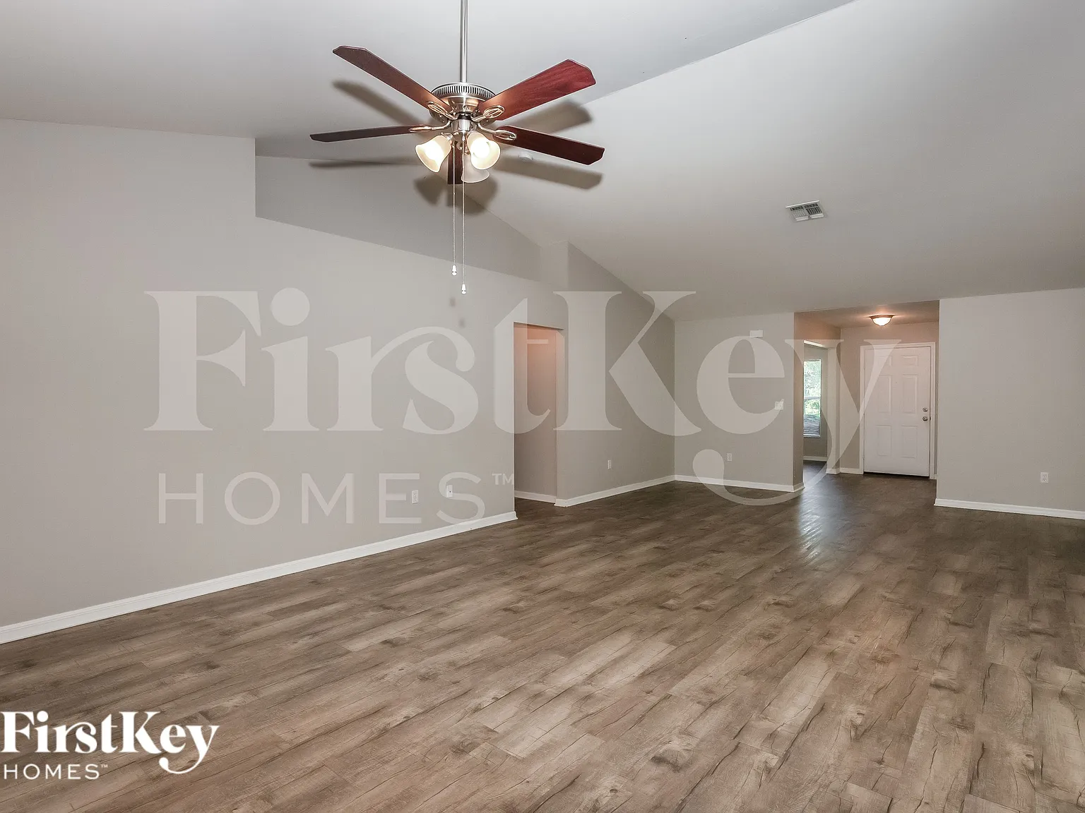 4 bed, 2.0 bath, 2564 sqft, $2,260 — Photo 4