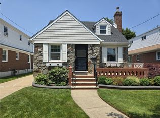 29 Irving St, Valley Stream, NY 11580