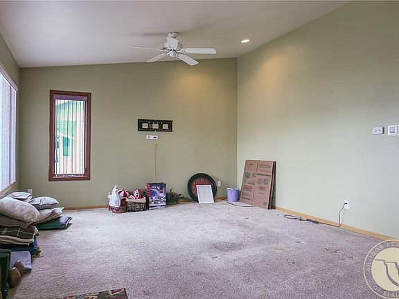 4th image of 1504 Golden Blvd