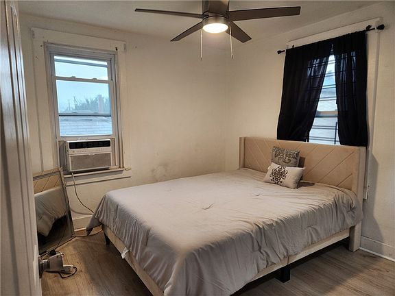 4th image of 150 Overland Ave