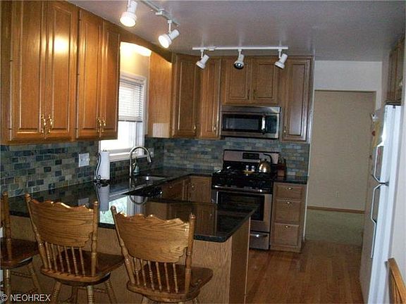 4th image of 21349 Cromwell Ave