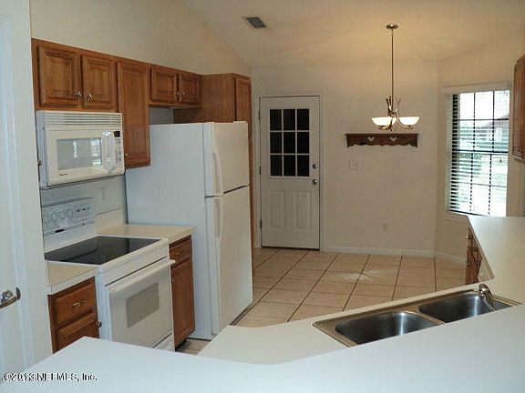 5th image of 2421 Lorrie Dr