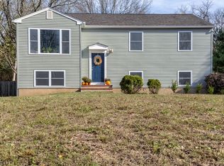 16 Tine Rd, Lebanon, NJ 08833