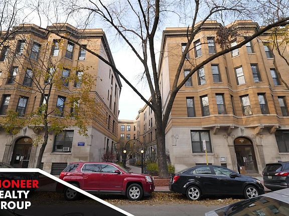 5th image of 423 W Belden Ave