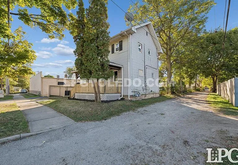 4013 Caroline Ave — Photo 21