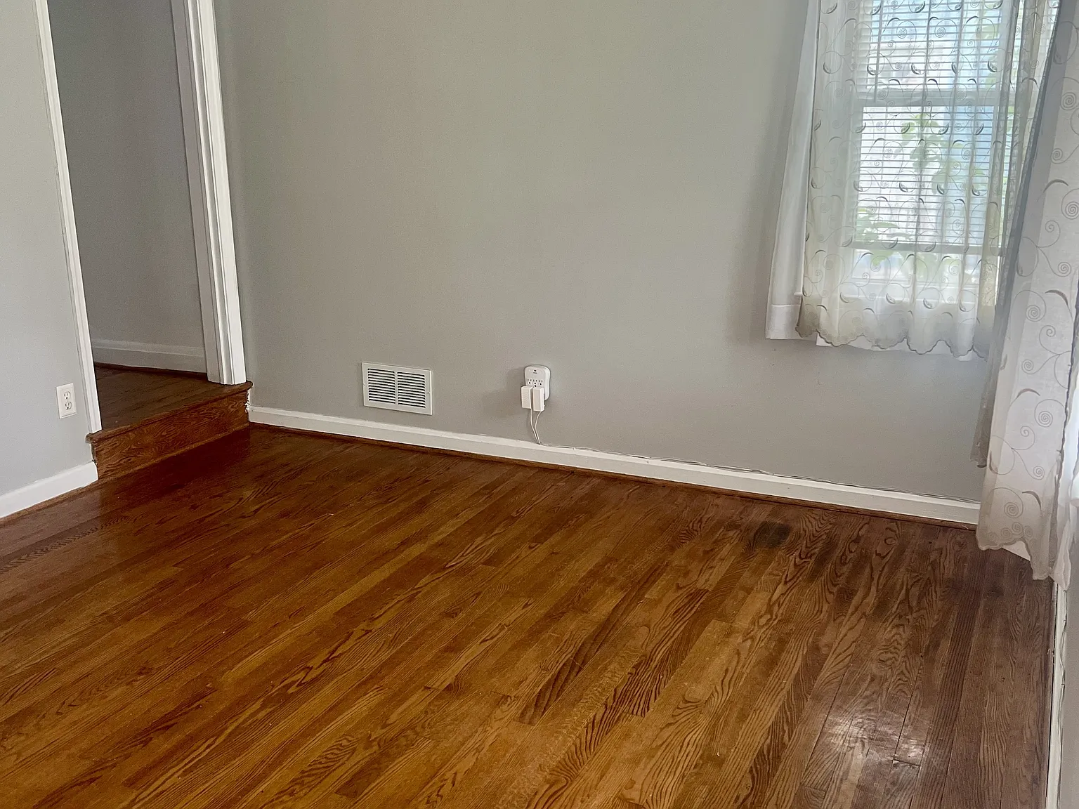 5701 Carter Avenue - - — Photo 2