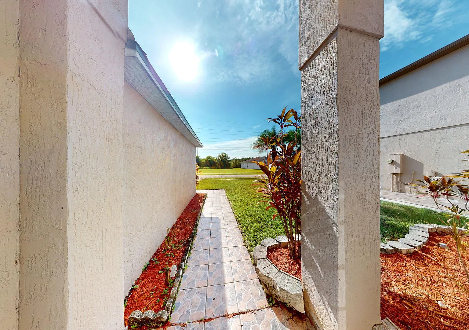 Beautiful 2-Story 3/2.5 - with 2 Bonus Rooms in Wethrebee Lakes! — Photo 4