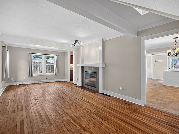 5th image of 2833 36th St