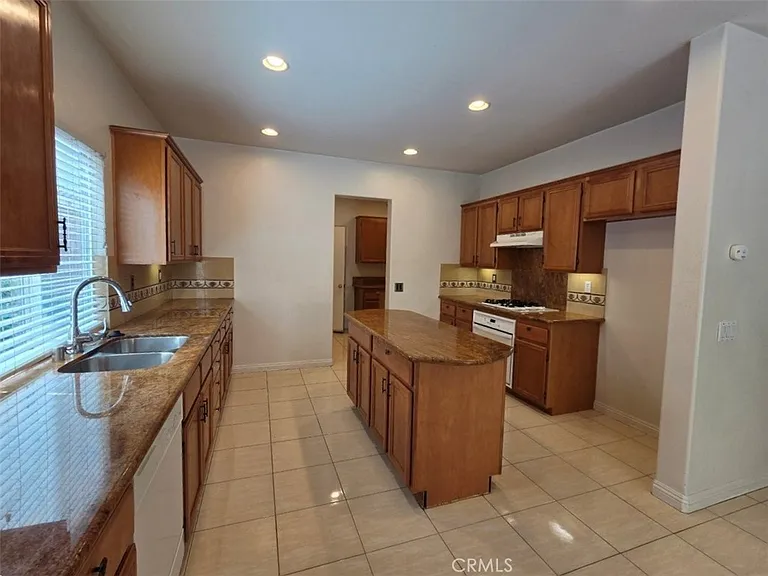 29208 Broken Arrow Way — Photo 17
