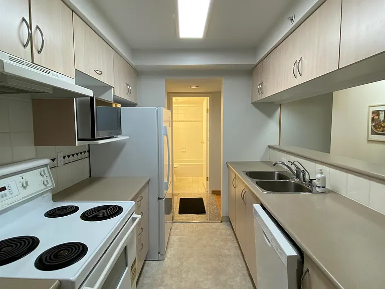 1163 The High St — Photo 1